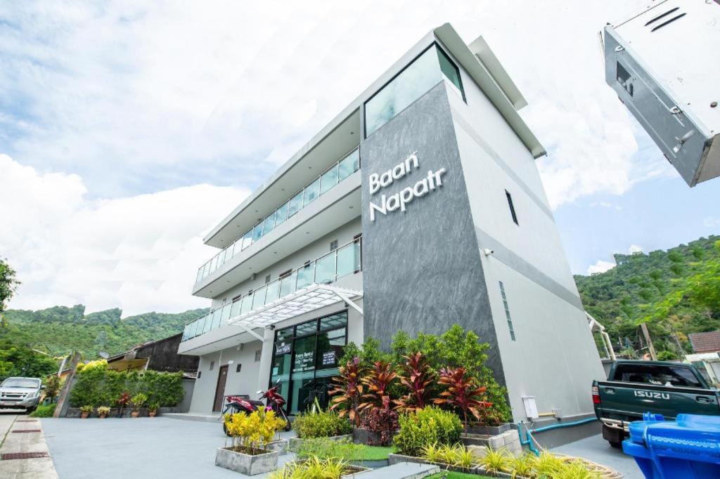 Oyo 259 Baan Napatr Hotel หาดบางเทา ภายนอก รูปภาพ